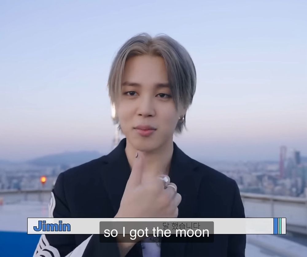 Beautiful crescent moon on Jimin’s thumbnail