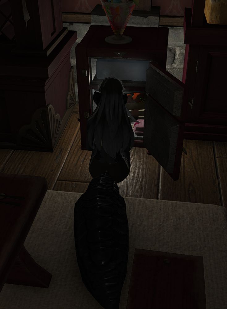 This shot was honestly just to have an excuse to show how big the tail was at the time.