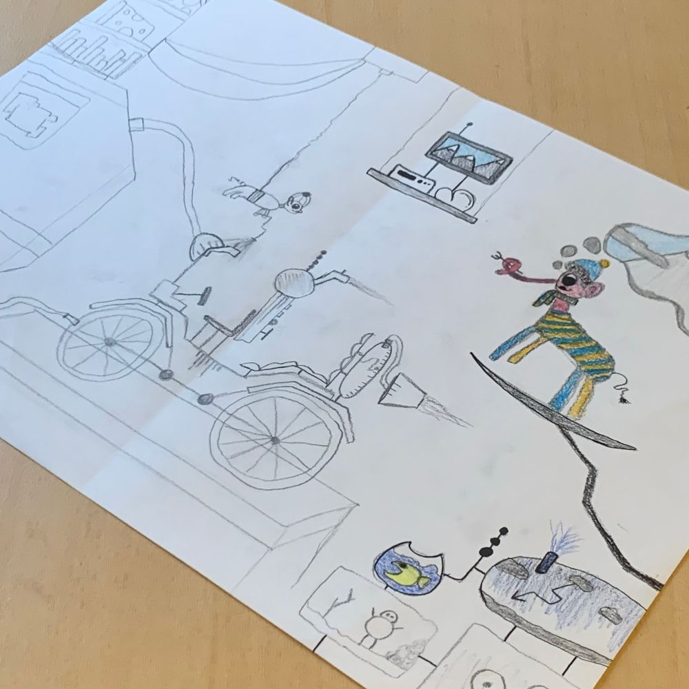 Kinderzeichnung (12 Jahre) von aufgemotztem Fahrrad in Werkstatt. Elefant und Maus schrauben am Fahrrad. 