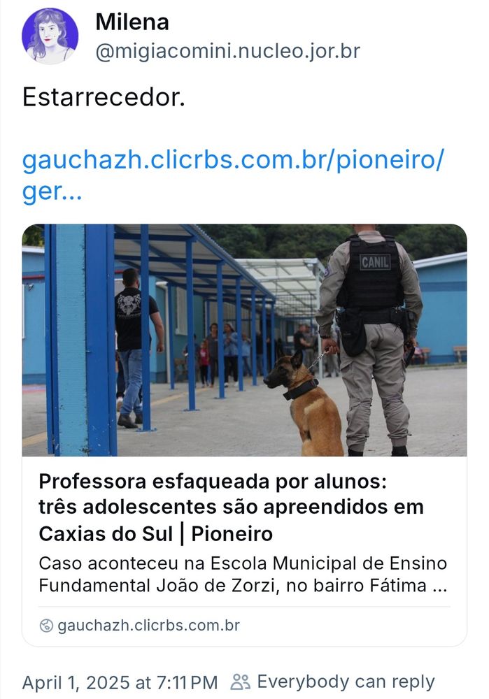 Captura de tela de postagem sobre a matéria da professora esfaqueada por três alunos