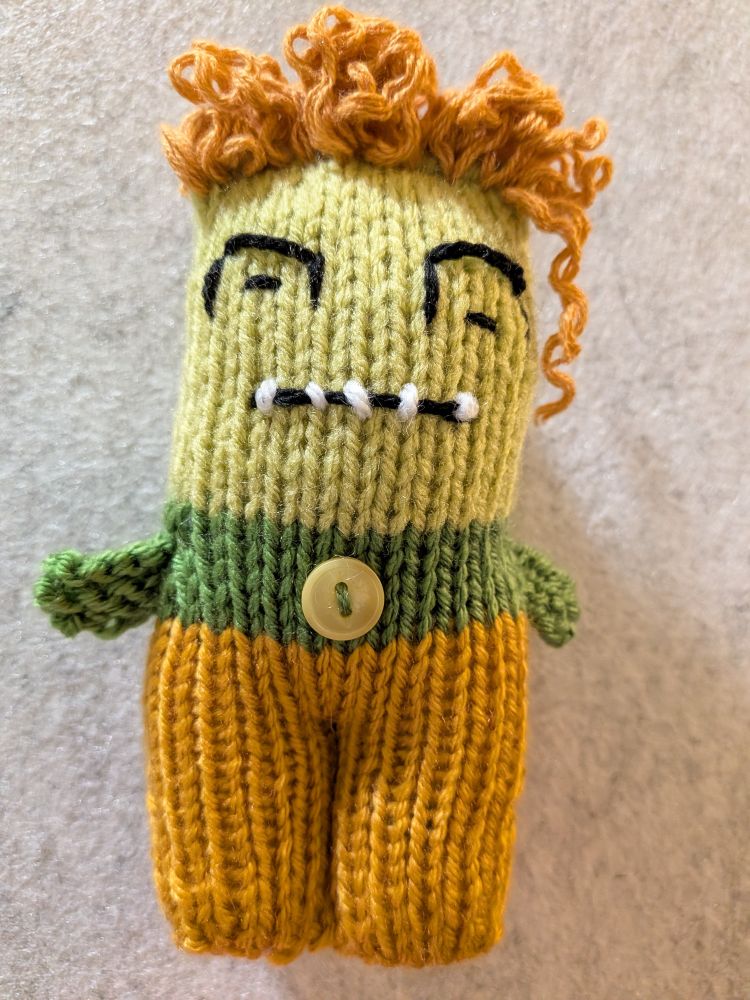 knitted minimonster