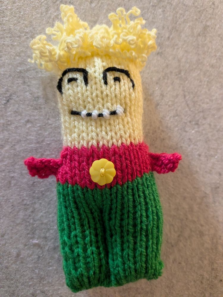 knitted minimonster
