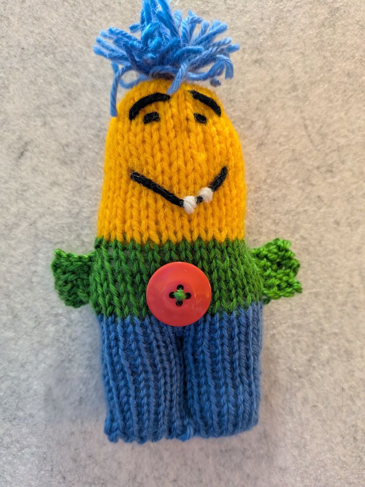 knitted minimonster