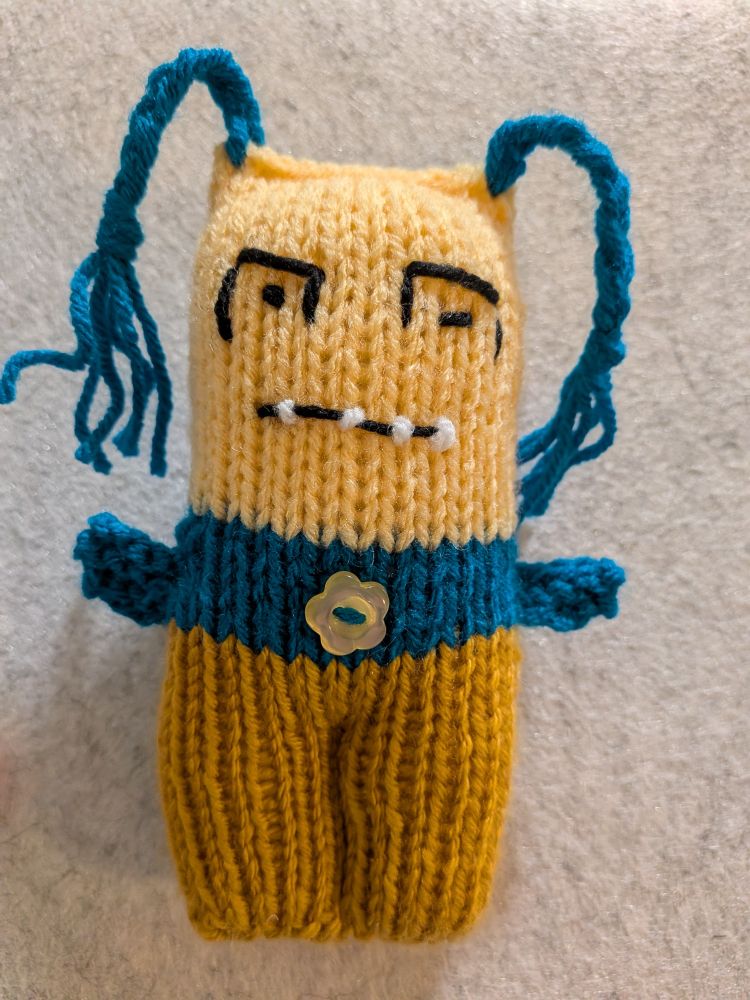 knitted minimonster