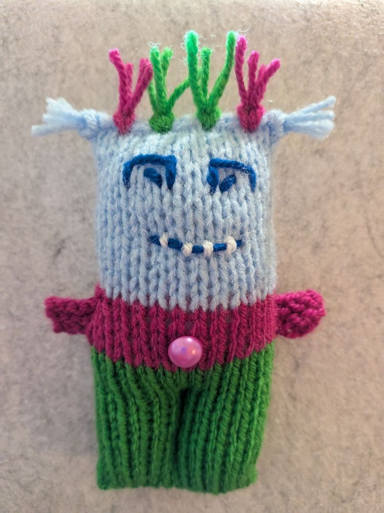knitted minimonster