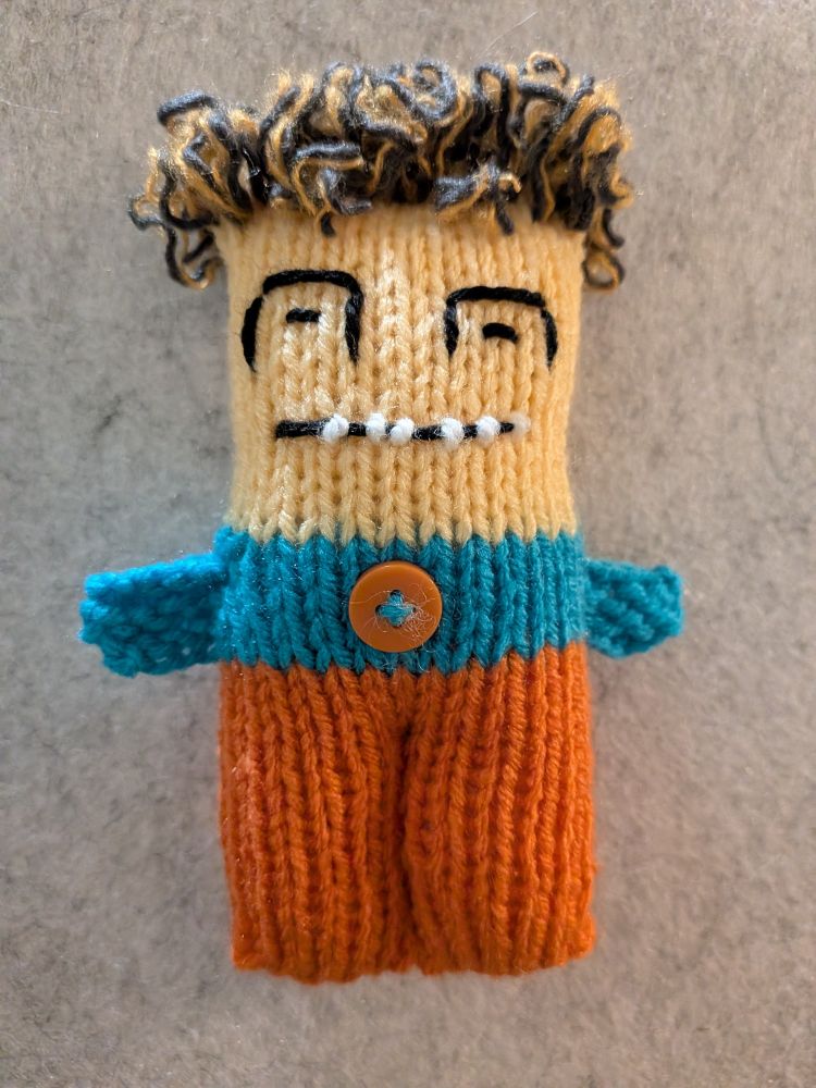 knitted minimonster