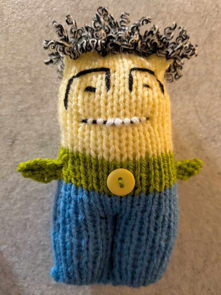 knitted minimonster