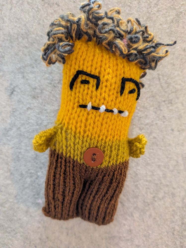 knitted minimonster