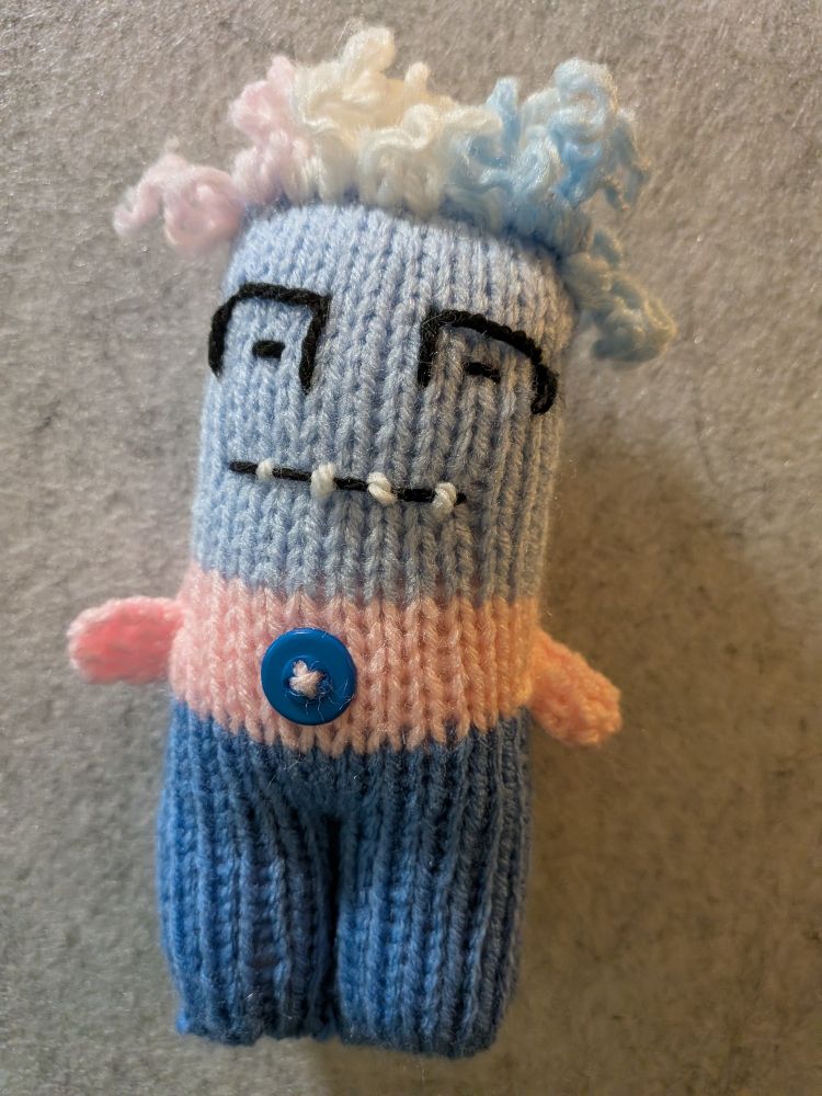 knitted minimonster