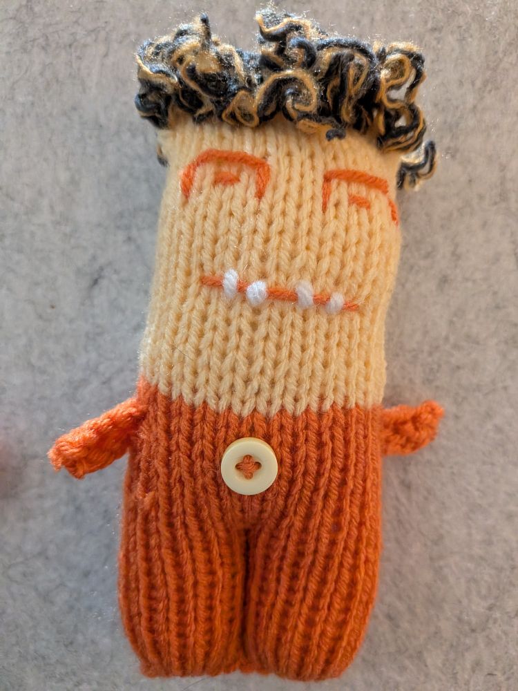 knitted minimonster