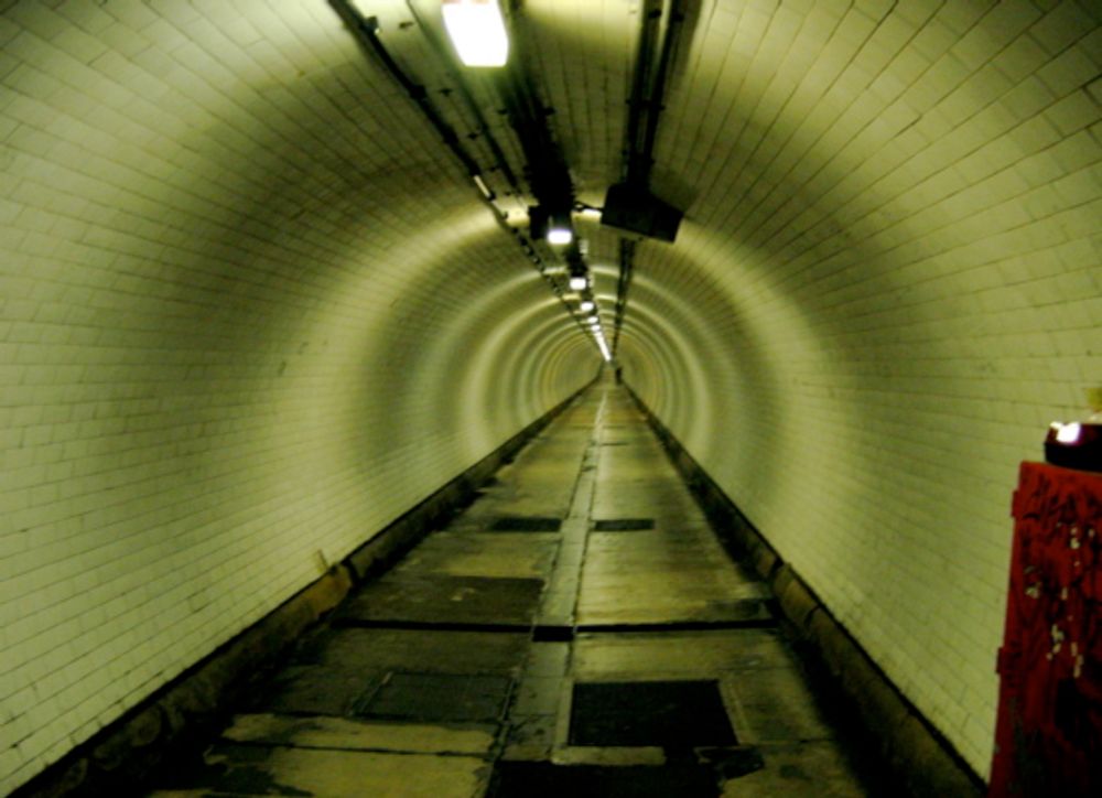 Greenwich foot tunnel - Wikipedia