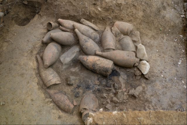 Deposit of Amphora