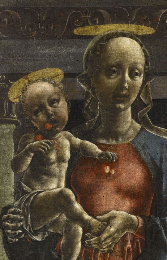 un bambin avec une tête disproportionnée, les yeux creux, un rictus peu engageant, des membres boudinés, des doigts fins qui semblent vouloir saisir quelque chose et un teint gris-jaune (sa maman n'a pas l'air en forme non plus et semble soucieuse). Il s'écrierait "cervôôô!" que je n'en serais étonnée