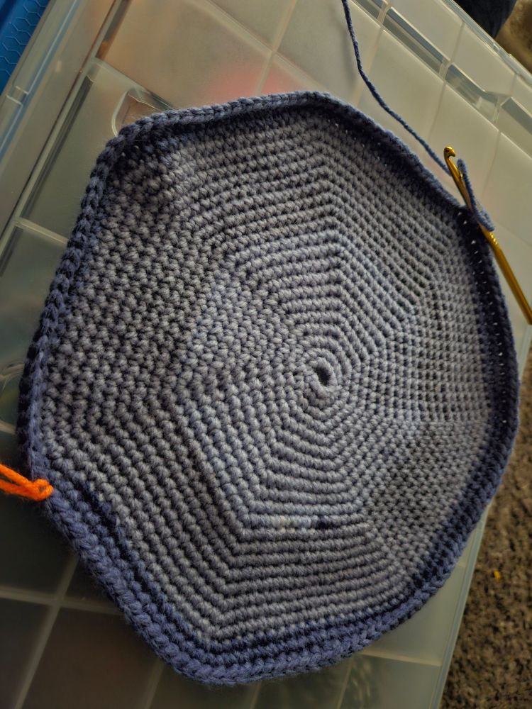 Crocheting a circle 
