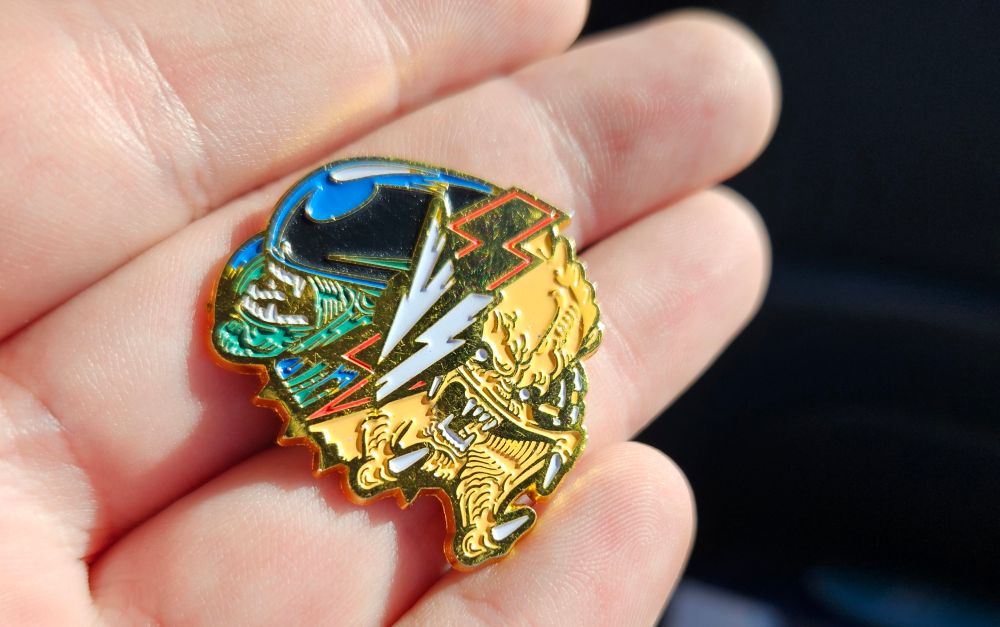Alien vs Predator pin 