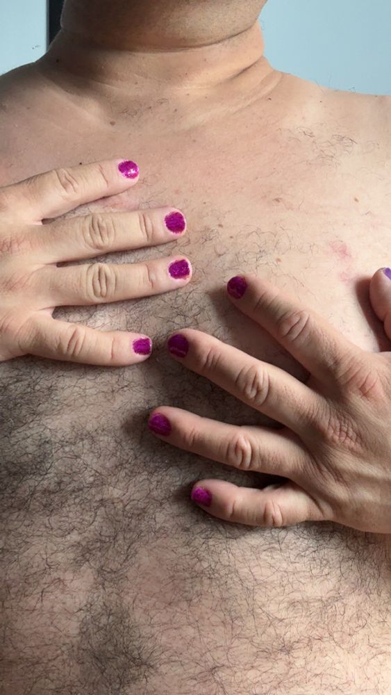 Pink glittery nails 💅 