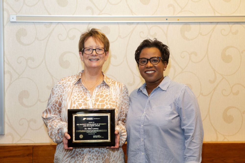 Dr. Ellen Lowery Receives Faculty Excellence in Diversity and Inclusion Award