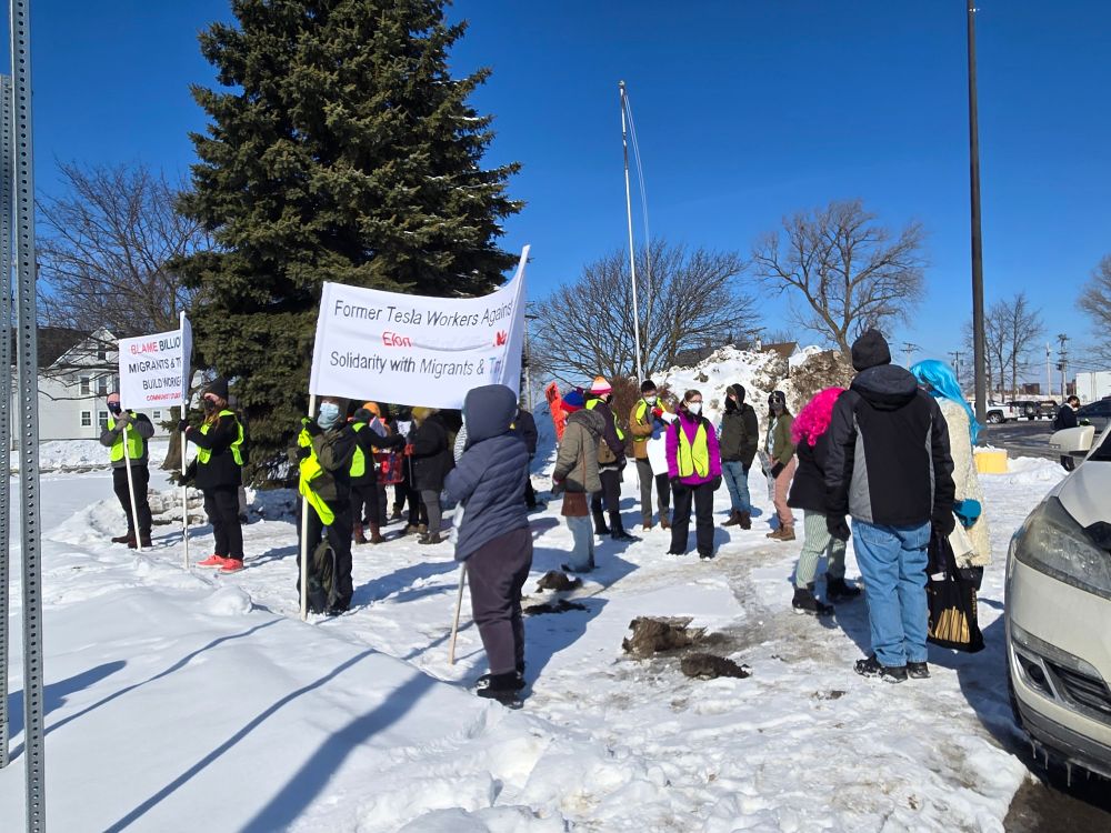 Photo of gathering crowd prior to demonstration 