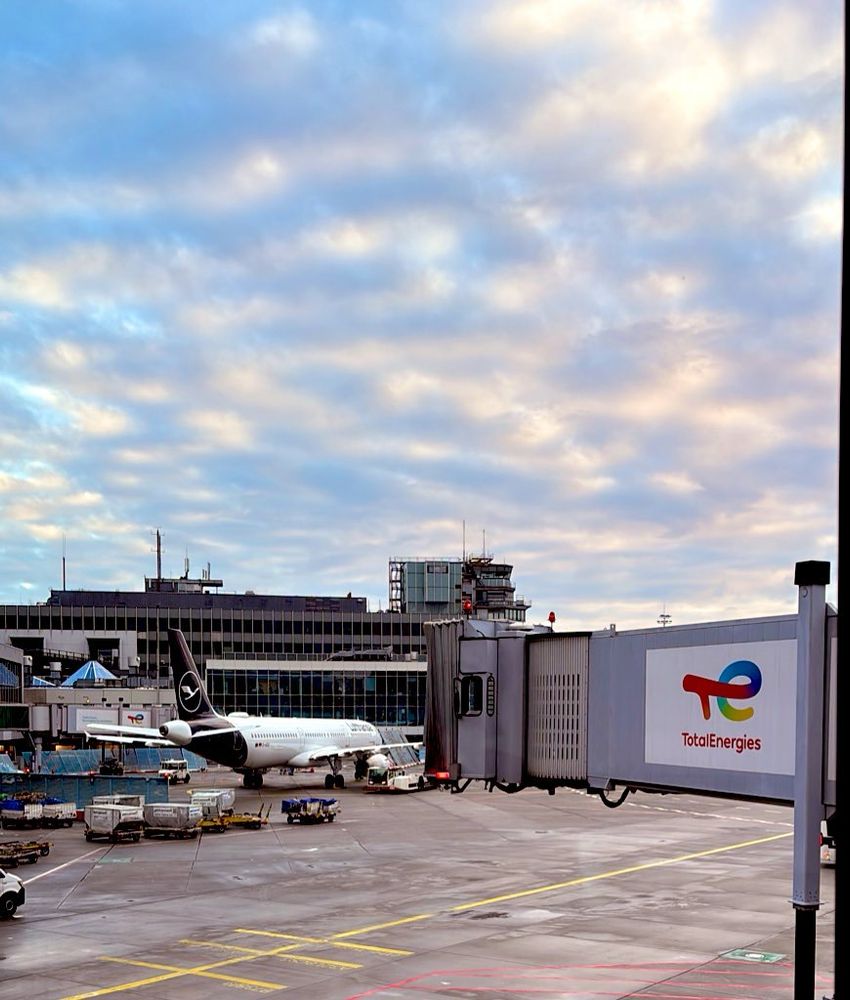 FRA. Blick auf Lufthansa-Maschine 