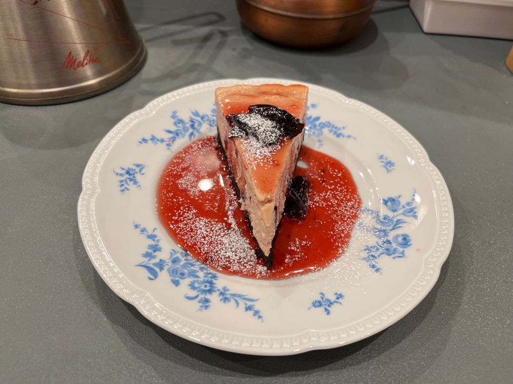 ダークチェリーのチーズケーキ