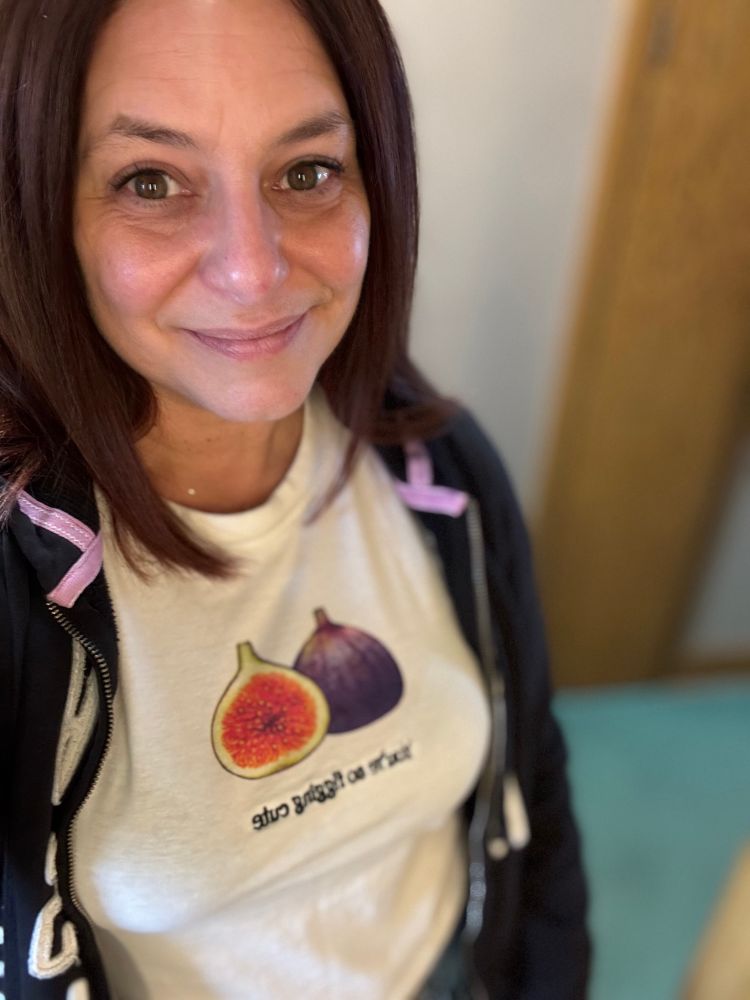 Just a girl in the cutest t shirt on the planet😘 (you’re so figging cute)