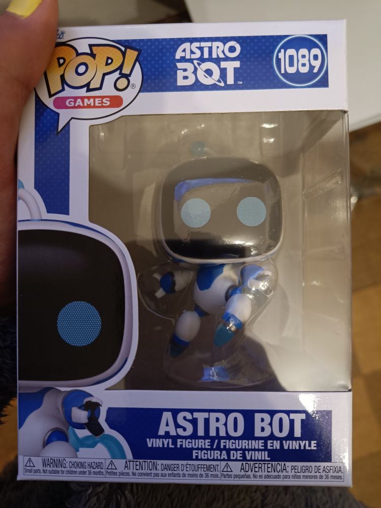 Photo de la figurine Funko Pop Astro Bot dans sa boîte en carton.