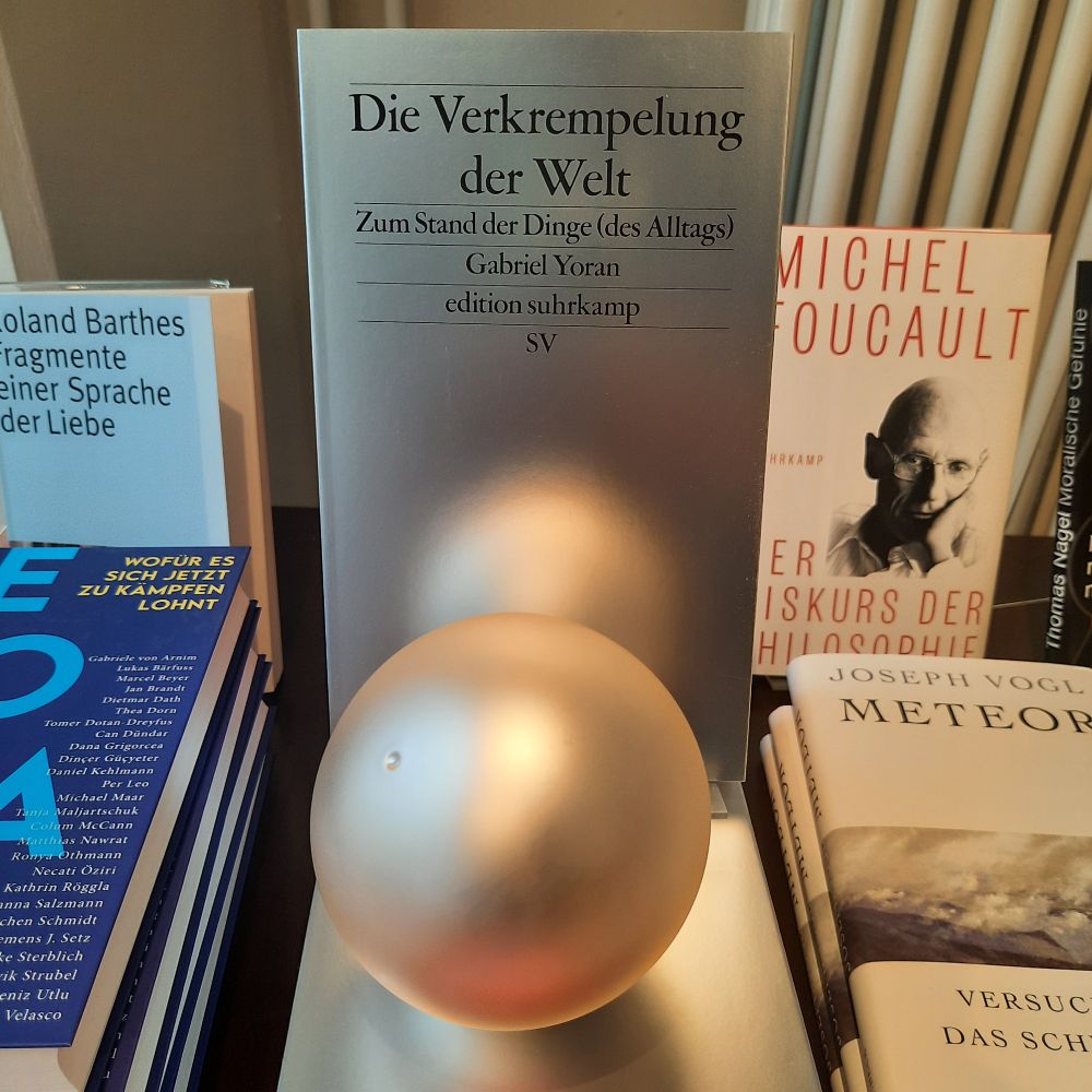 Unsere Buchempfehlung DIE VERKREMPELUNG DER WELT.