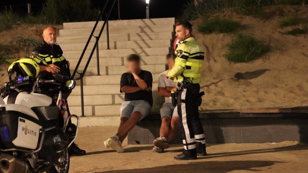 Bij strandtent Alexander Beach Club aan de Koningin Wilhelmina Boulevard in Noordwijk heeft, in de nacht van woensdag op donderdag, brand plaatsgevonden. Twee jongens zijn kort na de brand aangehouden.