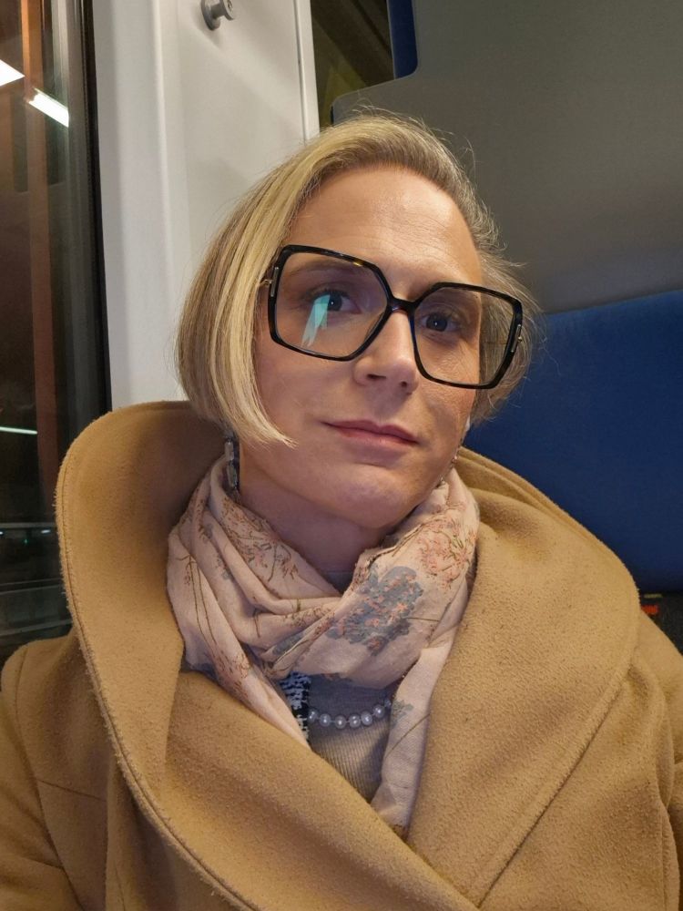 Une dernière en gardant le manteau.