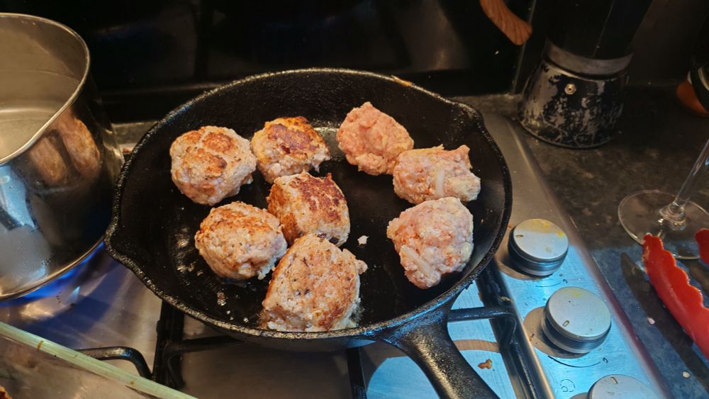Pan of meatballs cookikg