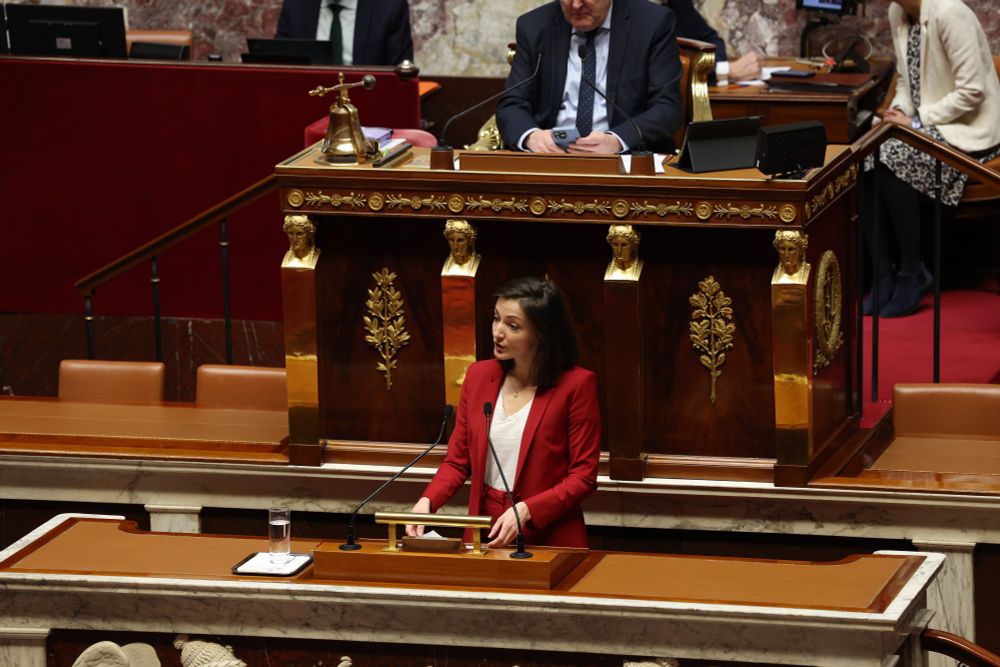 Marie-Charlotte Garin à la tribune.

crédit : Margot L'hermite