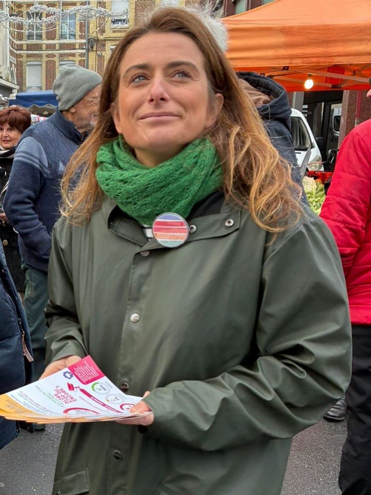 Marine Tondelier en plein  tractage sur le marché de Fécamp