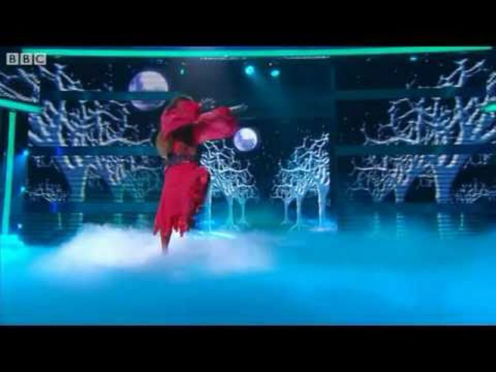 Noel Fielding does "Wuthering Heights" - Let's Dance for Comic Relief 2011 Show 2 - BBC One