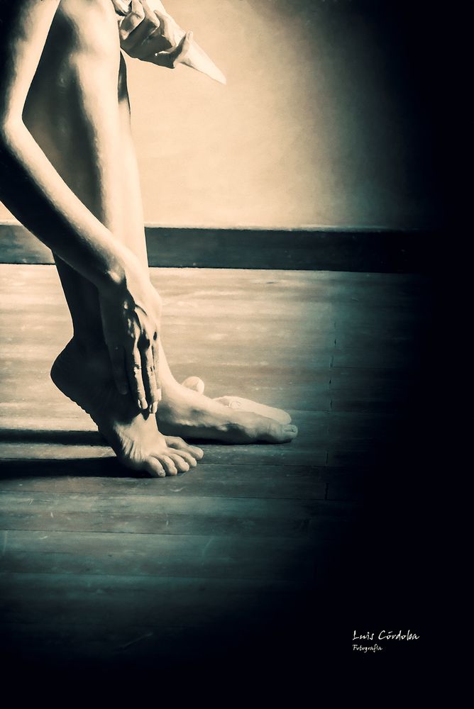 why not dance this week?
my ballerinas #degas
#classicmono 
Any day is good for a happy dance
see 💃dance top 📷 collection here▶️
https://bsky.app/profile/did:plc:gkdzhhasll5lweby2pnakh3c/feed/aaahz6o4fqfia

#ballet 
#lfdancearchive 
#dance #storytelling
 #luiscordobapharchive    #picoftheday 
 #photography #photographer
#art #eastCoastKin #show