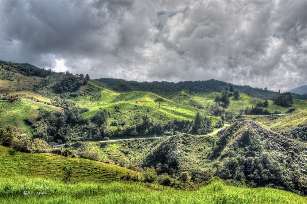 where food is grown
#storytelling #luiscordobapharchive  #earth #landscape  #eastcoastkin #scape 
#MountainMonday #BlueSkyMonday #photography  #outdoors 
my 🔝📷 scape collection here▶️
https://bsky.app/profile/did:plc:gkdzhhasll5lweby2pnakh3c/feed/aaahz7avjwmia