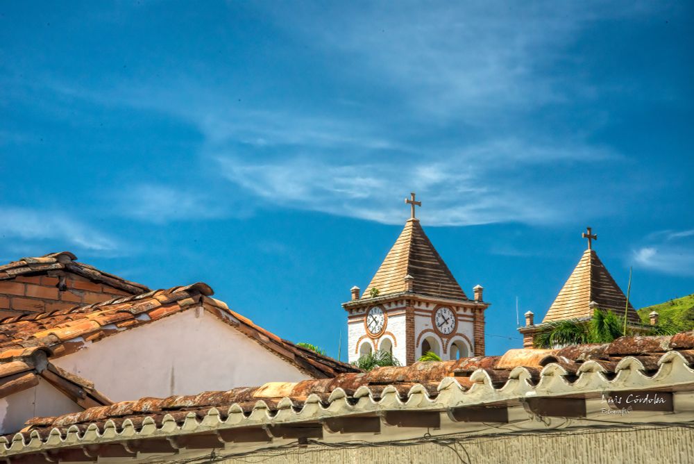 What time is it?
I used to think time was a thief. But you give before you take. Time is a gift. Every minute. Every second. Time lives in a castle of eternity but not you
my📷⬇️
https://bsky.app/profile/luiscordoba.bsky.social/feed/aaahz7avjwmia

#eljardin 
#luiscordobapharchive
#urbangaze
#cityscape
#land #earth
#storytelling
