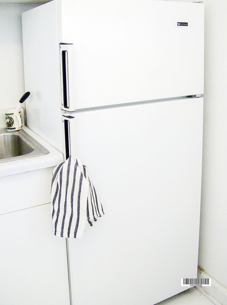 white goods

my ⬇️📷 😕 here :
https://bsky.app/profile/did:plc:gkdzhhasll5lweby2pnakh3c/feed/aaaoy6i4fzk3g

 #storytelling #luiscordobapharchive  #eastcoastkin #art   #picoftheday    #design #abstract  #red #classicmono 
 #photography
