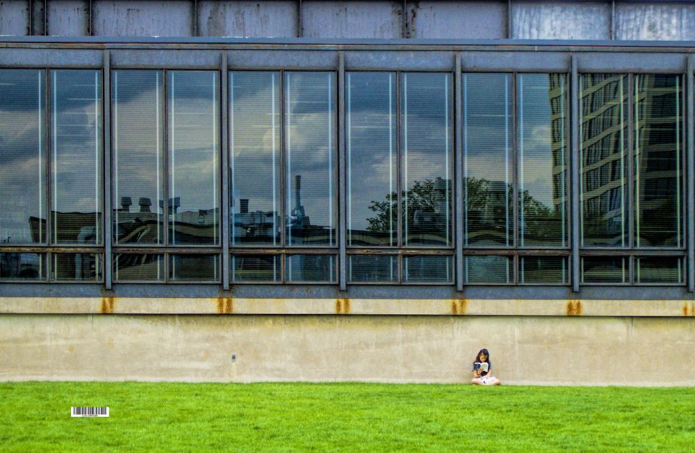 new age of obscurantism? 
Universities  places of unfettered intellectual exploration
#chicago #humansOfBlueSky   #storytelling #luiscordobapharchive  #eastcoastkin #portrait  #art   #picoftheday #urbangaze 
 #photographer ⁠
 go to 🔝📷▶️
https://bsky.app/profile/did:plc:gkdzhhasll5lweby2pnakh3c/feed/aaakxjvg42x26