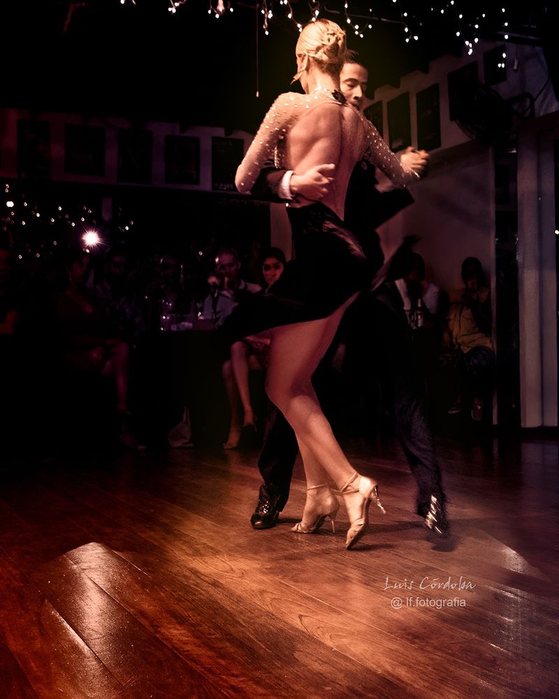 #Milonga pa recordarte
Milonga #sentimental
Otros se quejan llorando
Yo canto pa no #llorar
#tango
#lfdancearchive 
#dance #storytelling⁠
see my dance photos here
https://bsky.app/profile/did:plc:gkdzhhasll5lweby2pnakh3c/feed/aaahz6o4fqfia

 #luiscordobapharchive    #dance #danceislife #picoftheday 
   #photography #photographer
#art 