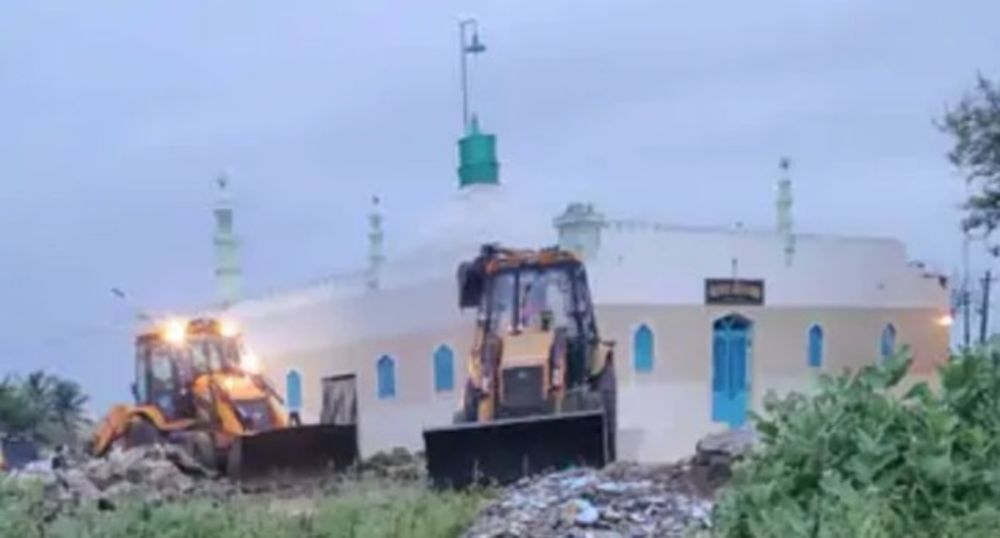 Gujarat administration demolishes 500-year-old Mosque and graveyard, defying Supreme Court order