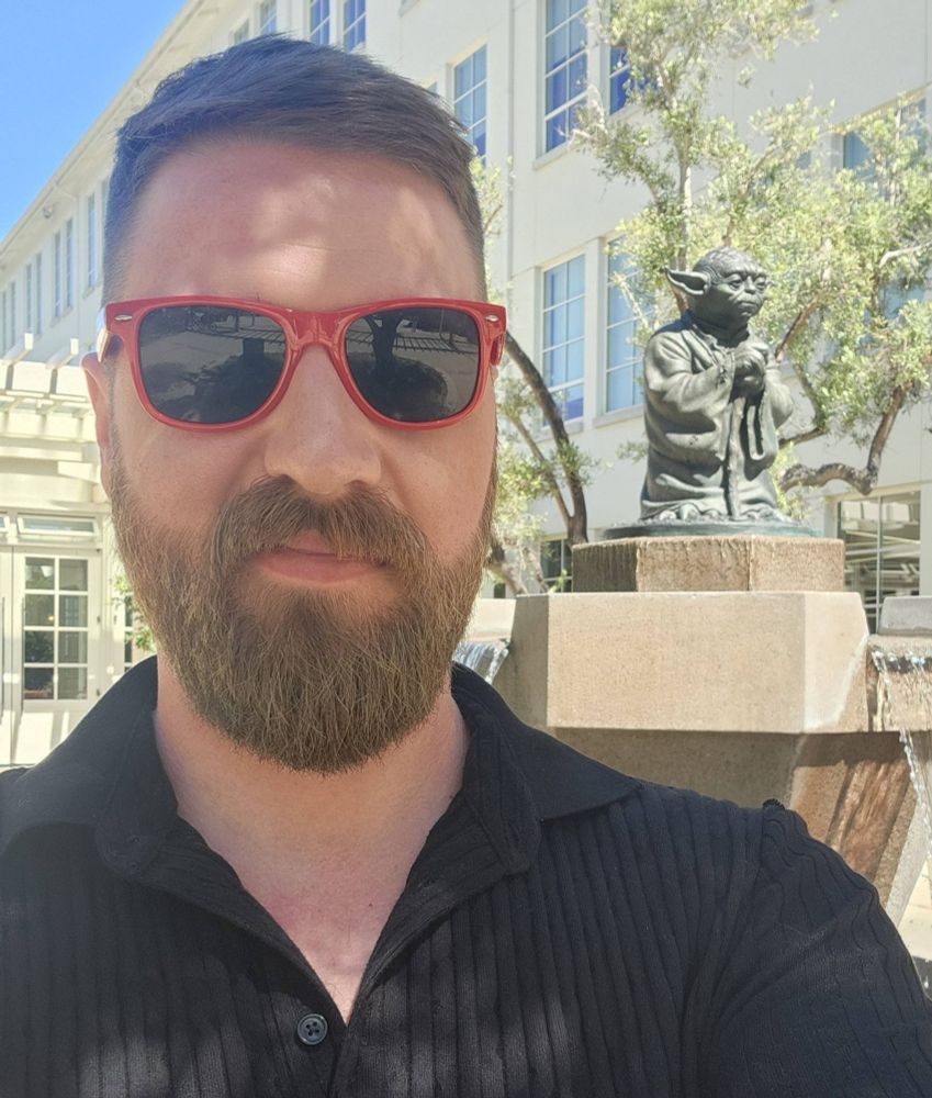 Kyle Katarn next to the sacred Yoda fountain of LFL 