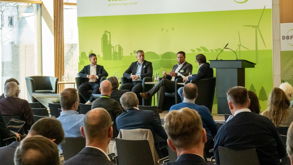 Podiumsdiskussion im Rahmen des Workshops zur Rolle von Liquefied Natural Gas im Verkehr