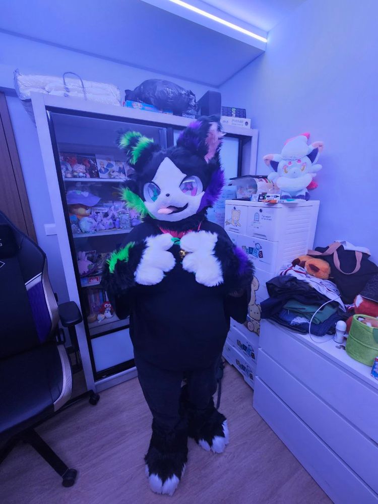#FursuitFriday