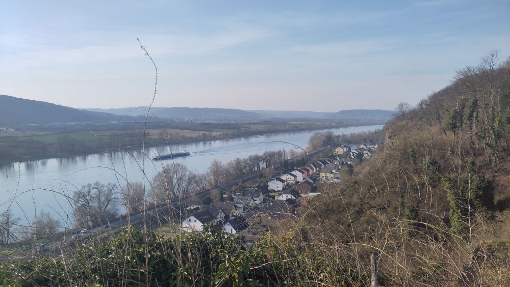 View from the Rheinsteig over the Rhine and the near Ahrtal.