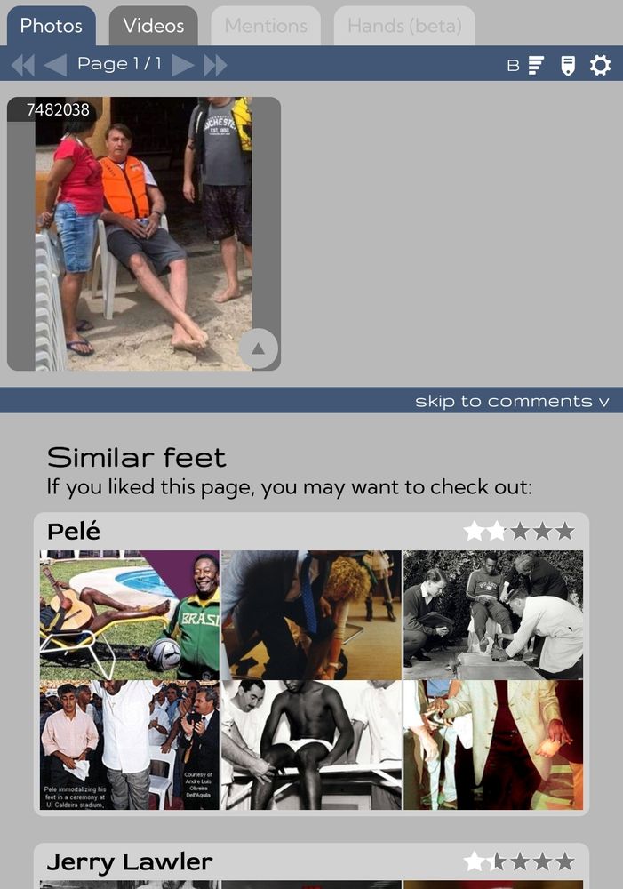 print da página wiki feet, com uma foto de Bolsonaro sentado descalço numa cadeira, abaixo em outra aba "similar feet" com várias fotos de Pelé, duas estrelas