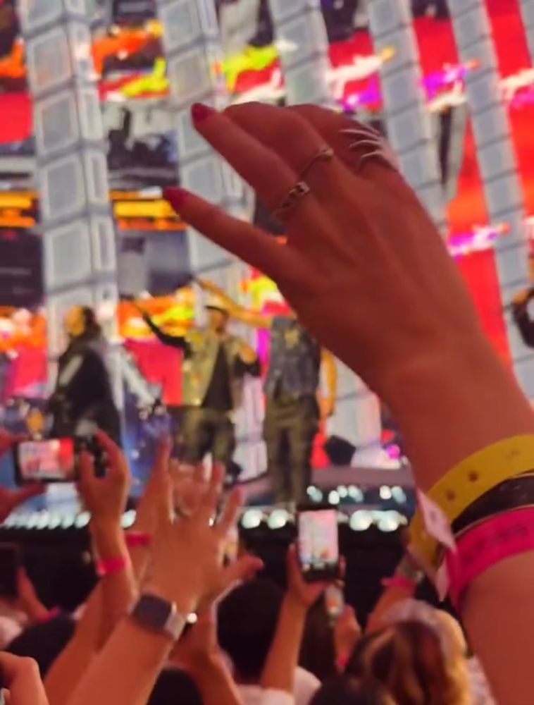 I’m tall as all hell. the people behind me are being affected by sudden onset obstructed view with my left forearm features 