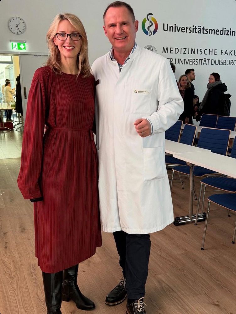 Hr. Dr. Kleinschnitz und Frau Dr. Alena Buyx auf einem Foto.
Quelle: Facebook
