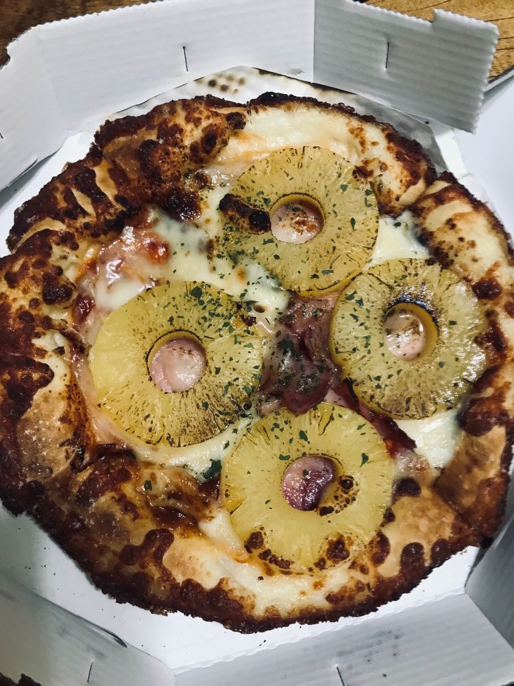A pineapple pizza