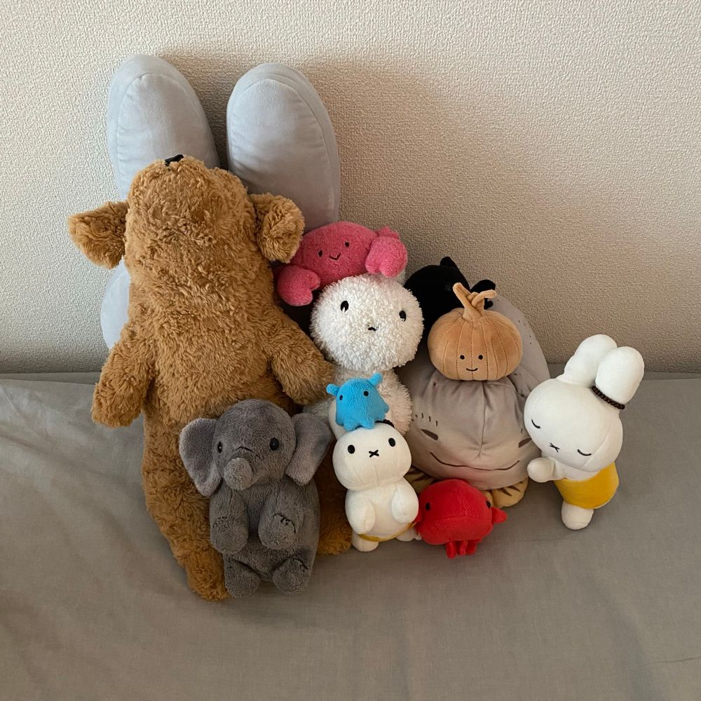 いってらっしゃい！
笑顔で見送るぬいぐるみたち