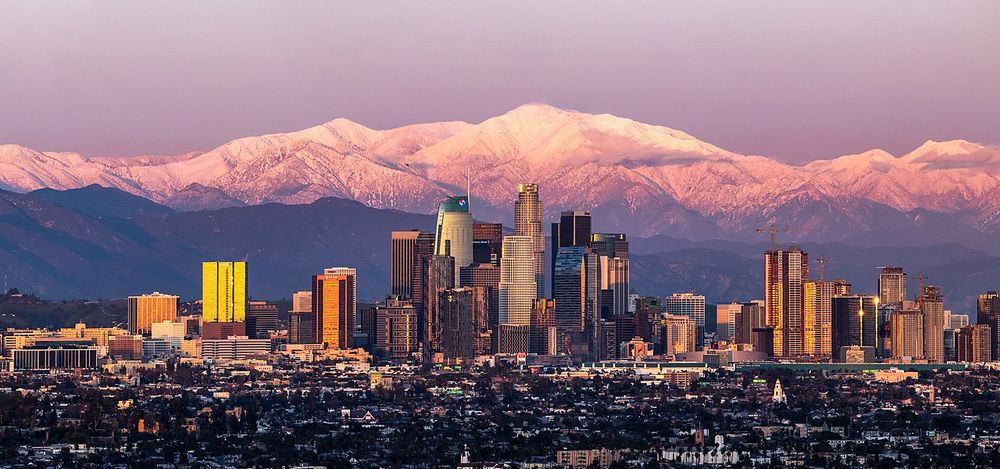 A photo of the skyline of Los Angeles.
